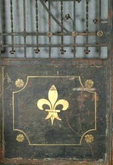 : item #1, image 3