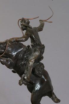 : item #10, image 3