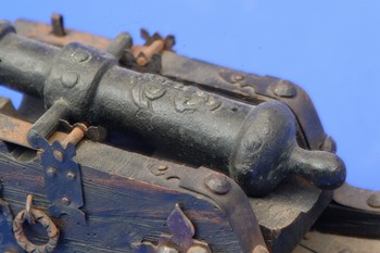 : item #11, image 4